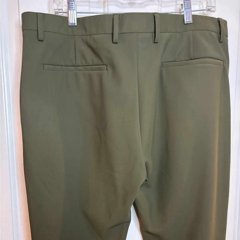 Like new Theory Zaine Slim Straight stretch in Uniform green size 36 - Picture 4 of 8